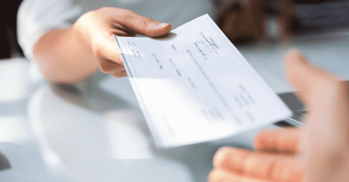 ¿Qué Debo Hacer Si La Compañía De Seguros Me Ofrece Un Cheque De Inmediato En Virginia? 1 What should i do if the insurance company offers me a check right away in virginia