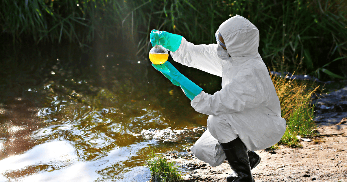 Camp Lejeune: What You Need To Know 1 Person holding flask with contaminated water